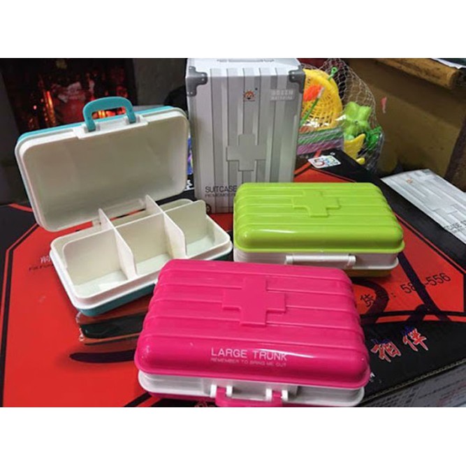 Hộp đựng thuốc mini 6 ngăn chữ thập kute