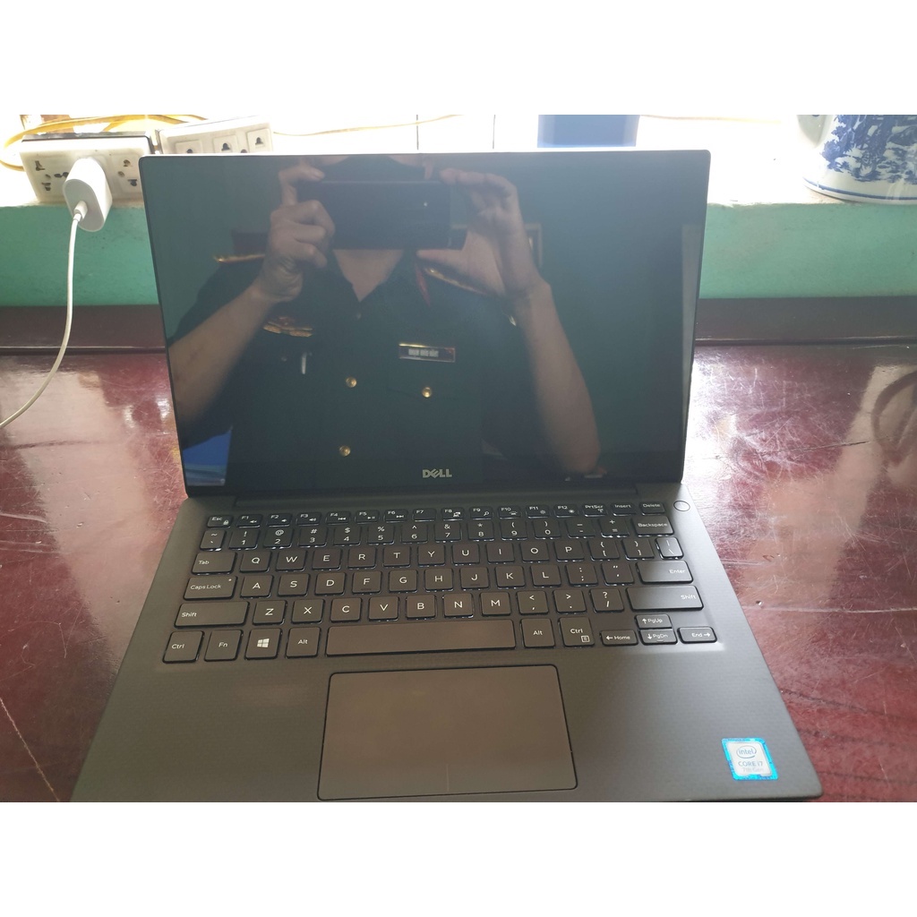 Laptop Dell XPS 9360 l Core i7-7560U l RAM 16 GB l SSD 512GB l Màn 13'3 - 4K - cảm ứng  hàng đẹp 99%