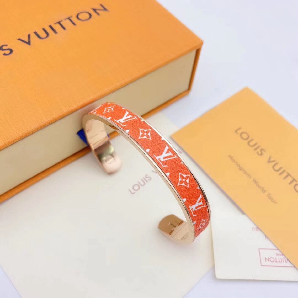 Vòng đeo tay Louis Vuitton Wild LV sành điệu | BigBuy360 - bigbuy360.vn