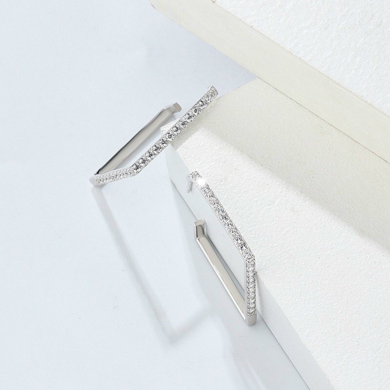 Khuyên tai hình vuông đen nạm đá cá tính bạc chuẩn đẹp