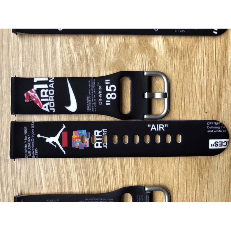 Dây silicone kiểu active hoạ tiết siêu ngầu cho đồng hồ