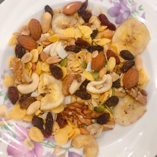 Ngũ cốc yến mạch ăn kiêng ăn vặt giảm cân mix hạt khô /hoa quả loại đặc biệt cao cấp