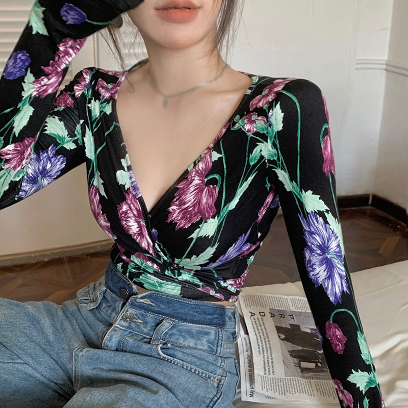 Áo Croptop Tay Dài Cổ Chữ V In Họa Tiết Hoa Nhí Xinh Xắn Thời Trang Phong Cách Hàn Quốc Cho Nữ