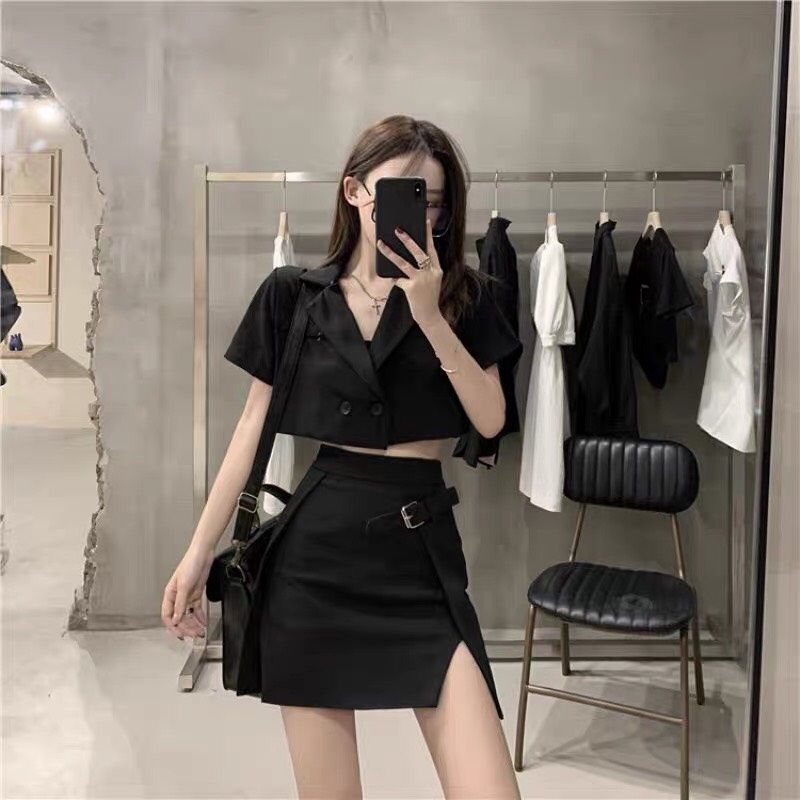 Set Bộ Vest Croptop Chân Váy Xẻ Đen Và Kẹp Váy Chất Tuyết Mưa JOVELTY