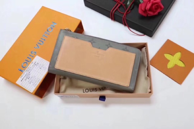 Ví monogram l v dài