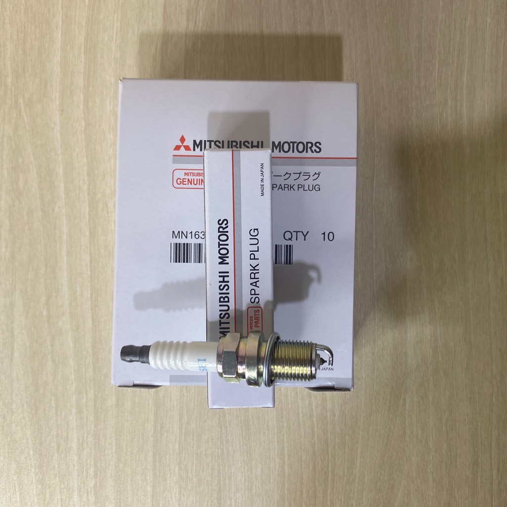 Bộ 4 bugi Mitsubishi Jolie, Eclipse, Galant, L300, Outlander, Pajero, Wagon, Triton, Zinger Mã MN163236 NGK FR6EI