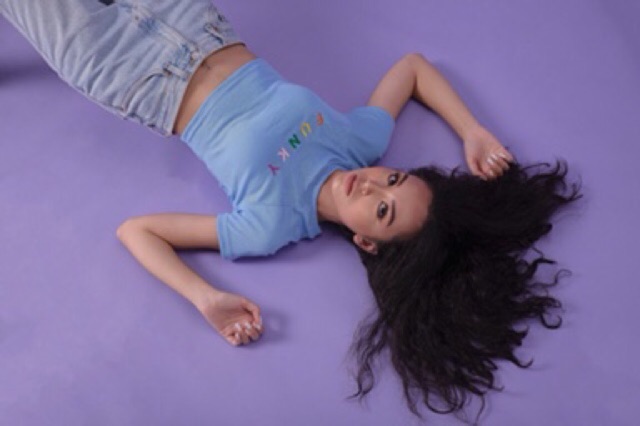 ÁO CROPTOP TAY NGẮN CỔ TRÒN NGẮN TAY MÀU XANH TRỜI THÊU CHỮ FUNKY 5 MÀU
