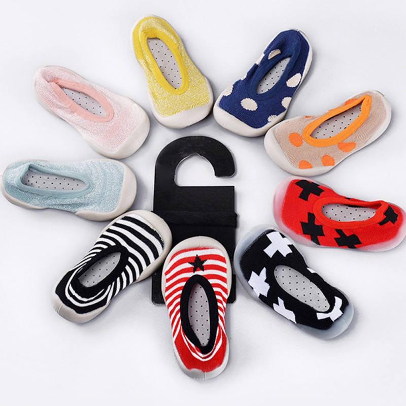 Vớ đi trong nhà cho trẻ