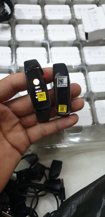 Đồng Hồ Đeo Tay Samsung Galaxy Fit E Chính Hãng