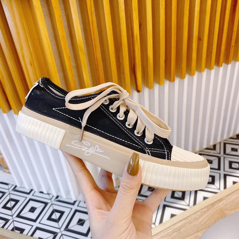 [Mã FAGREEN245 giảm 10% tối đa 30K đơn 99K] (Video thật) Giày thể thao nữ dáng cơ bản 2 màu siêu trend chữ ký Jinaj | BigBuy360 - bigbuy360.vn