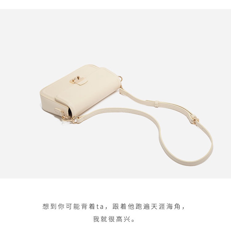 Túi Xách Đeo Vai Hình Vuông Cỡ Nhỏ Đính Ngọc Trai Phối Dây Xích Thời Trang Pháp 2023 Mới