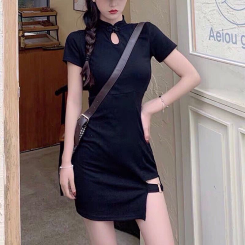 Đầm body cổ tàu khoen đùi tay ngắn