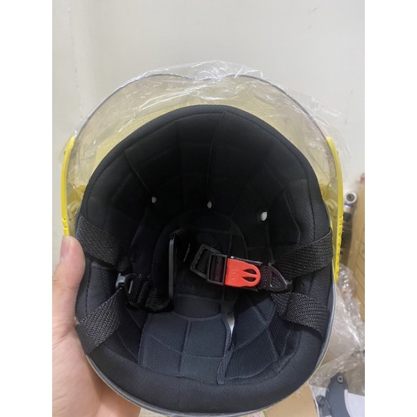 Nón bảo hiểm em bé có kiếng + nón em bé mũi nhựa abs cao cấp ( hình shop tự chụp)