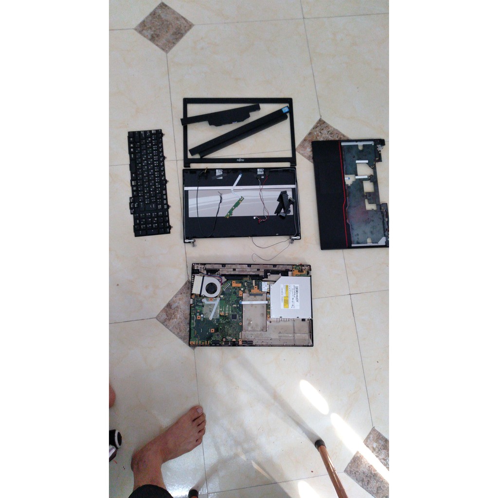 Xác Fujitsu lifebook A573 Bán Link Kiện Cho A574, A573