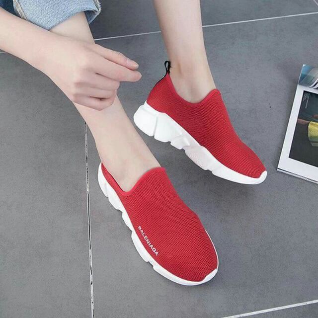 Giày slip on đen đỏ