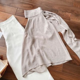 Set yếm cột nơ quần suông trắng