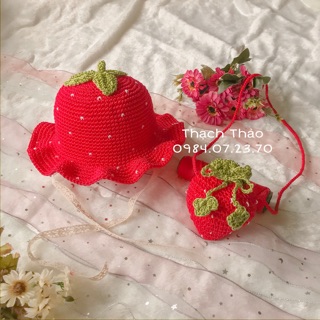 SET TÚI MŨ MÓC SỢI THÔ HÌNH QUẢ DÂU TÂY CHO BÉ