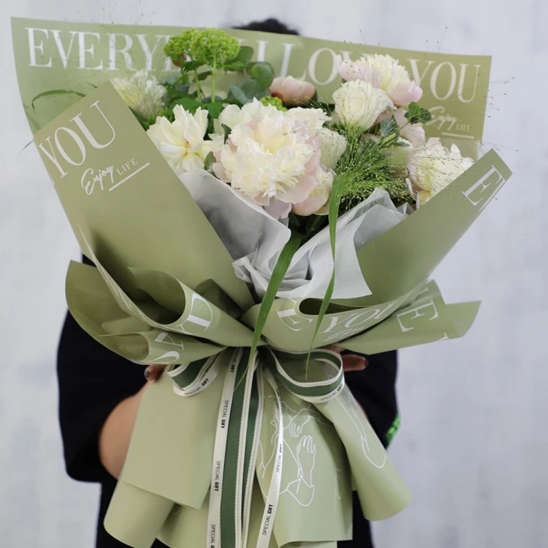 Giấy Gói Quà/Trang Trí Hoa In Chữ Tiếng Anh Đơn Giản Nhiều Màu Tùy Chọn 55*55cm Chống Thấm Nước Trang Trí Đa Ứng Dụng