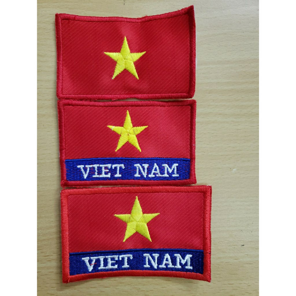 Cờ Việt Nam thêu sẵn may lên võ phục...
