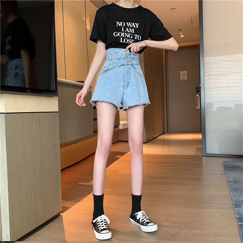 Quần short jean IELGY lưng cao ống suông phong cách thời trang cho nữ