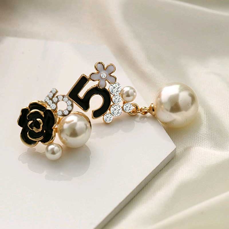 Bông tai dáng dài hình số 5 đính ngọc trai sang trọng