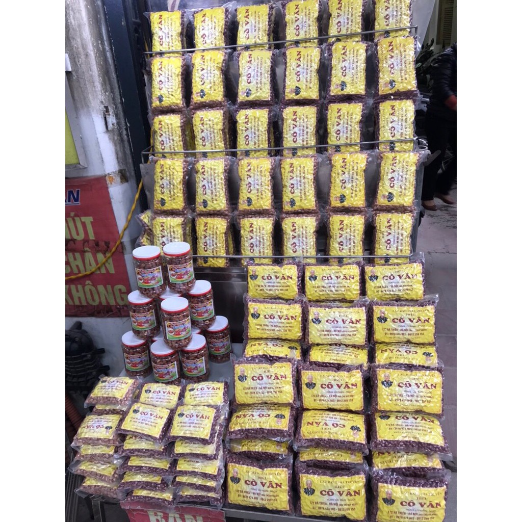 10 gói Lạc đỏ rang húng lìu Cô Vân chính hiệu loại 500 gam. thơm giòn siêu ngon, đặc sản Hà Nội
