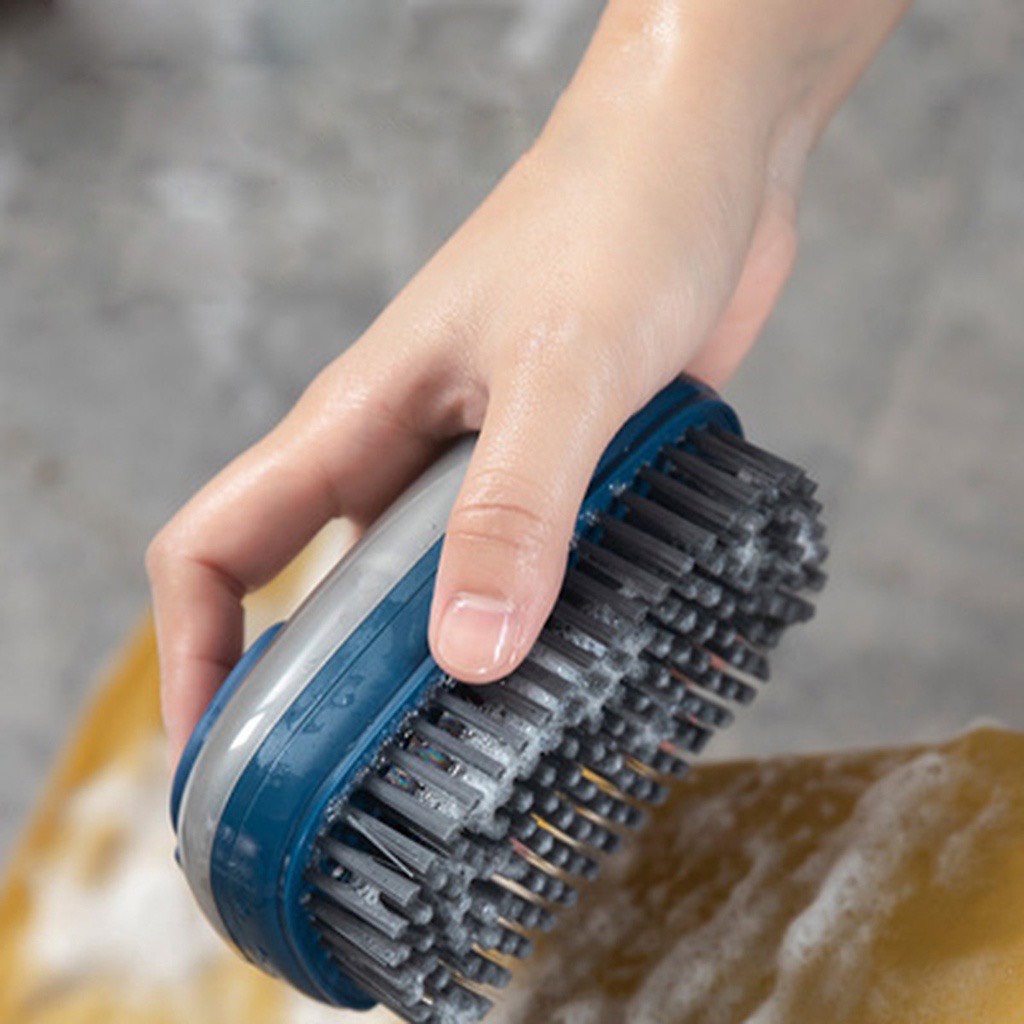 Bàn chải giặt đồ đa năng có bình chứa xà phòng và nút ấn tiện lợi
