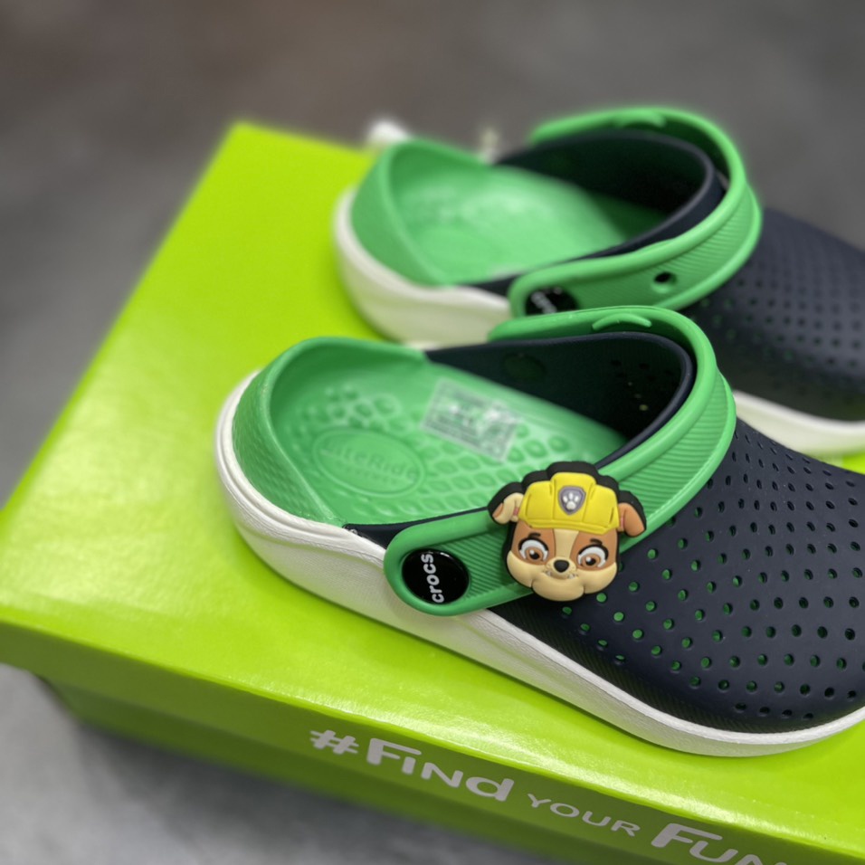 Giày Dép Sục Literide Clog Xanh Đen Xanh Lá Crocs Trẻ Em Chính Hãng Size 27 Đến 35 - Tặng 4 Jibbizt - Sấu Vui Vẻ