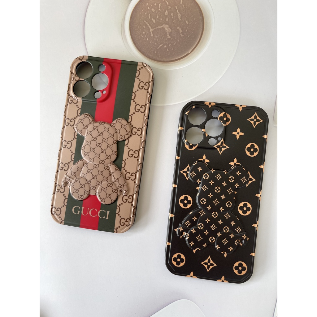 Ốp iphone gấu bearbrick nổi hình siêu phẩm