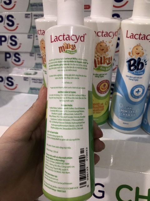 Sữa tắm gội trẻ em Lactacyd 250ml