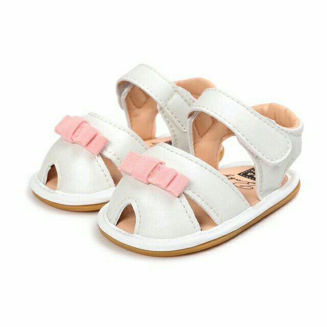 Sandal tập đi bé gái