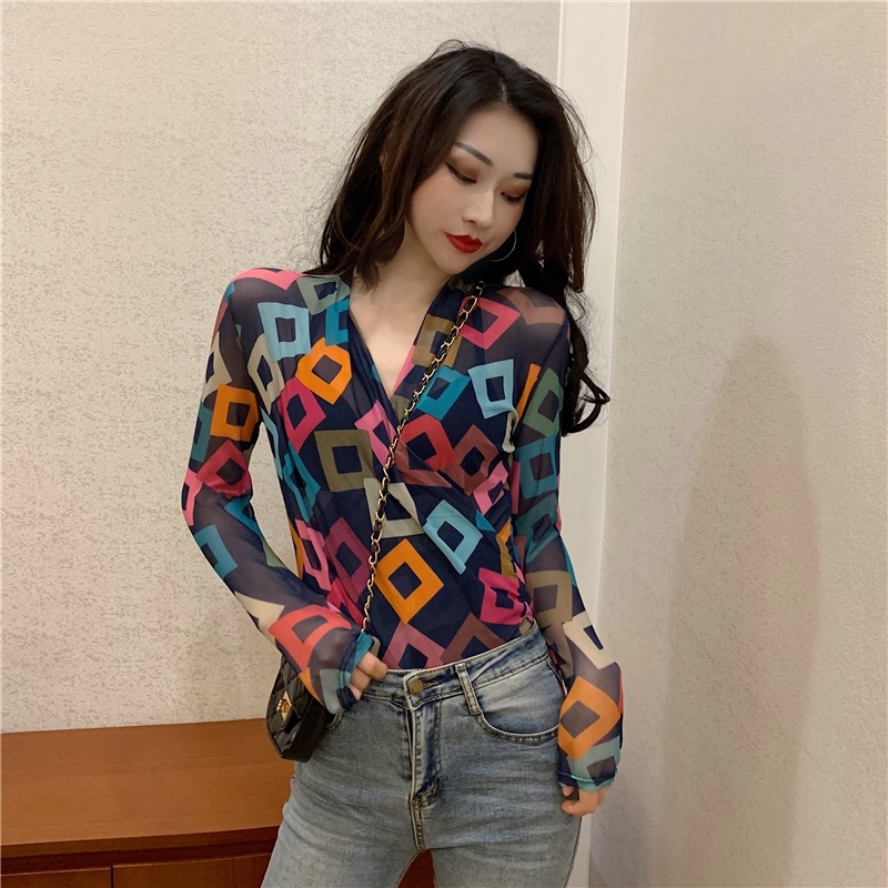 Áo thun IELGY tay dài cổ chữ V thời trang | BigBuy360 - bigbuy360.vn