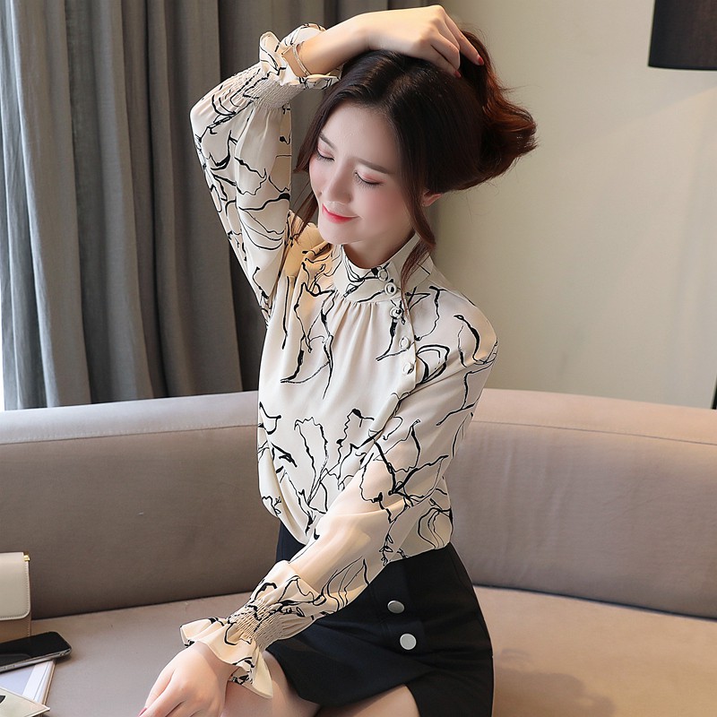 Áo chiffon nữ tay dài ống loe in họa tiết