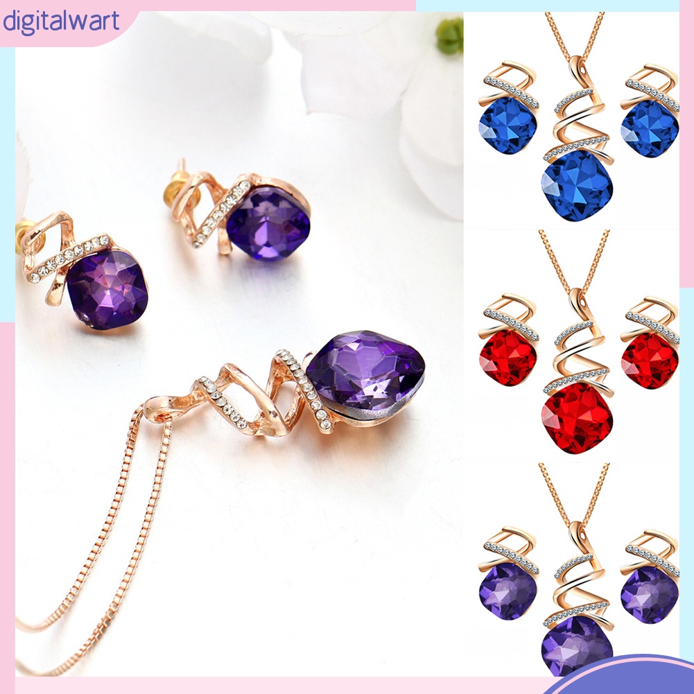 Dây Chuyền Và Đôi Khuyên Tai Thiết Kế Duyên Dáng