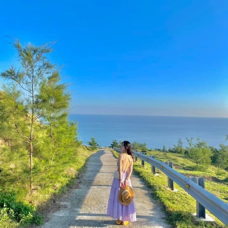 ĐẦM DÁNG DÀI HỞ LƯNG CỘT DÂY