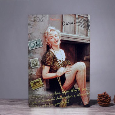 Trang Thiếc Treo Tường - Vintage