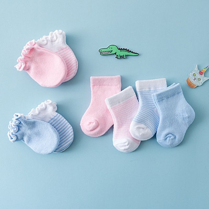 Bộ 2 đôi tất và 2 đôi găng tay vải thoáng khí chống trầy xước cho trẻ sơ sinh