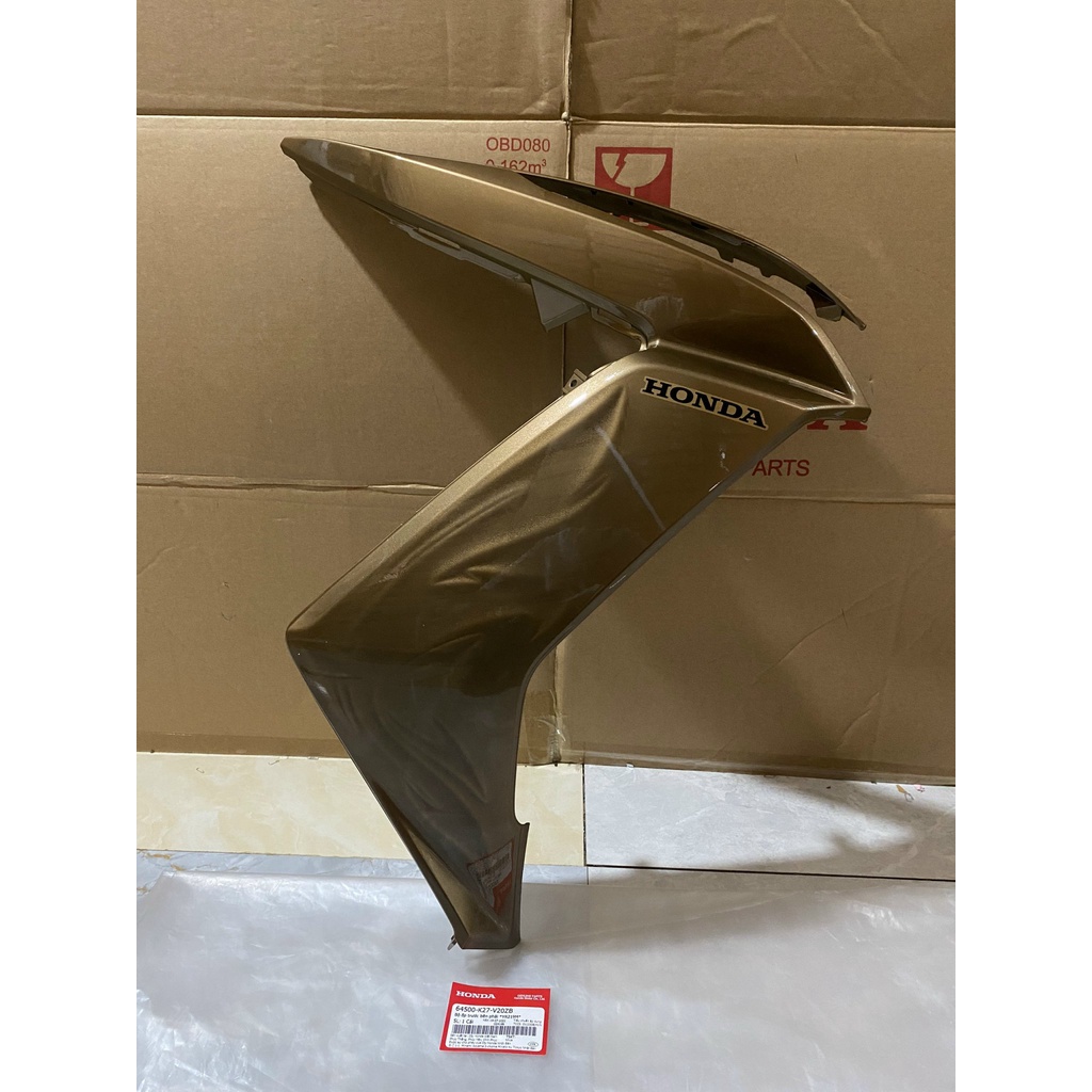Bộ ốp trước bên phải - cánh yếm phải HONDA  AIR BLADE 125 năm 2013-2014 màu Vàng đen.