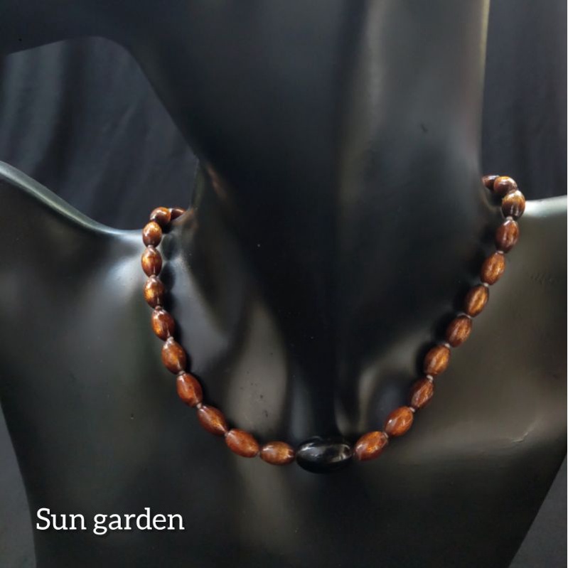 Vòng cổ choker san hô đen sang trọng