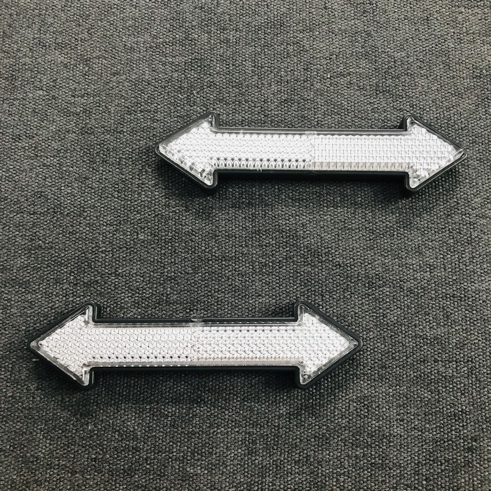 [TRANG TRÍ] MẮT MÈO phản quang dán xe máy kiểu mũi tên cá tính