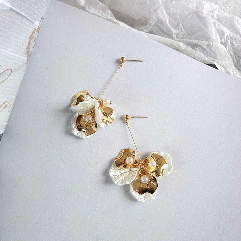 Bông Tai Dáng Dài Hình Cánh Hoa Tua Rua Phong Cách Kỳ Nghỉ