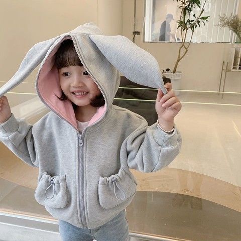 Áo khoác nhung có mũ trùm in họa tiết hoạt hình phong cách Hàn Quốc dễ thương cho bé