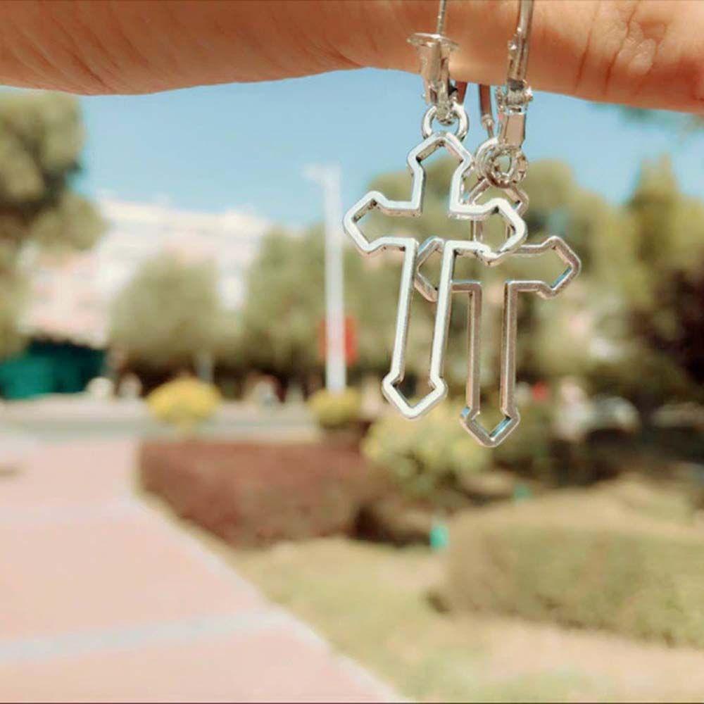 Khuyên Tai Tròn Mặt Thánh Giá Chất Liệu Hợp Kim Phong Cách Gothic Cho Nam