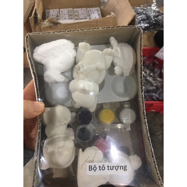 Đồ chơi tô tượng thạch cao tặng kèm cọ và màu vẽ cho bé