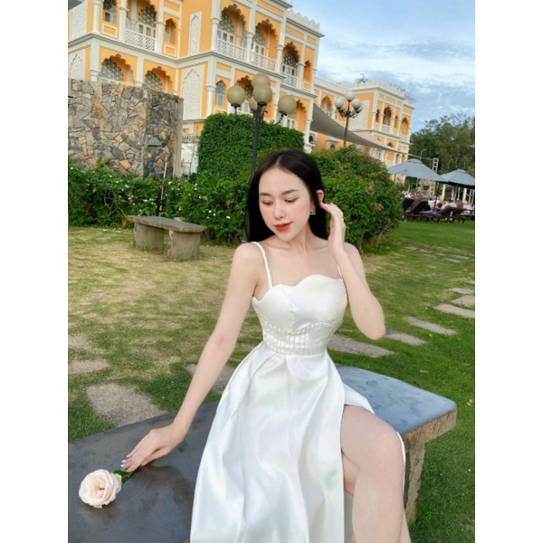 Đầm hai dây siêu sang chảnh cho mùa cưới