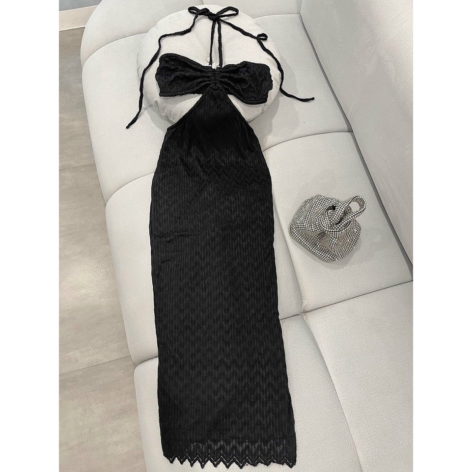 Đầm yếm chéo khoen vuông hở khe ngực xẻ tà cực sexy , chất thun gân xương cá dày dặn mk