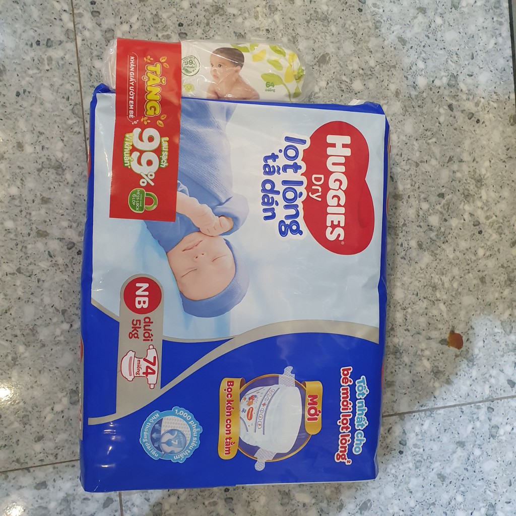 [Tặng khăn ướt 64 tờ] Tã dán sơ sinh Huggies NB74 (dưới 5kg)