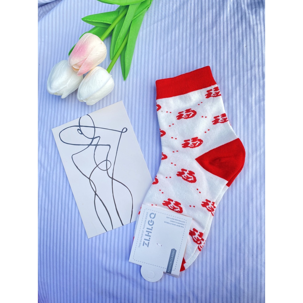 Tất nữ Muzinu tất cổ cao họa tiết chữ tone đỏ rực rỡ sắc màu TN223