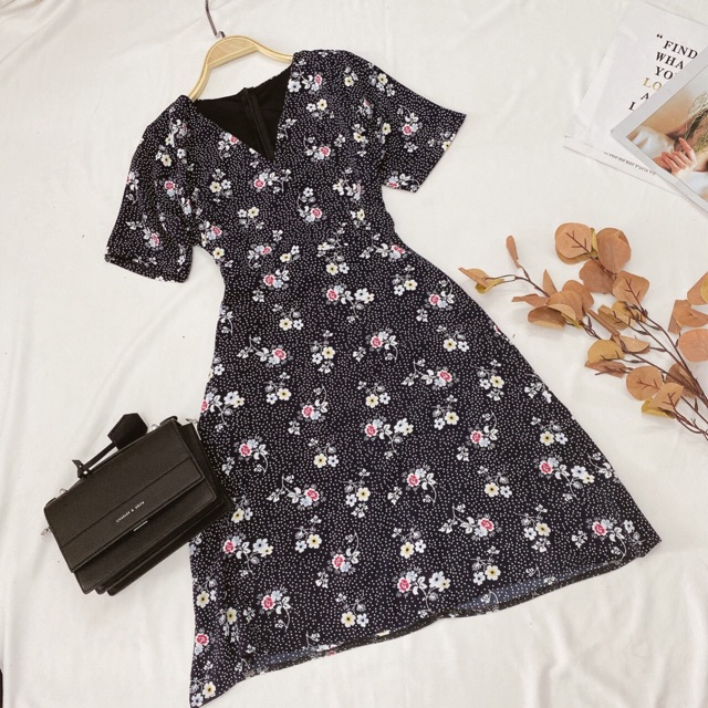 Đầm lụa hoa 2 lớp cổ V tay lỡ kiểu dáng vintage
