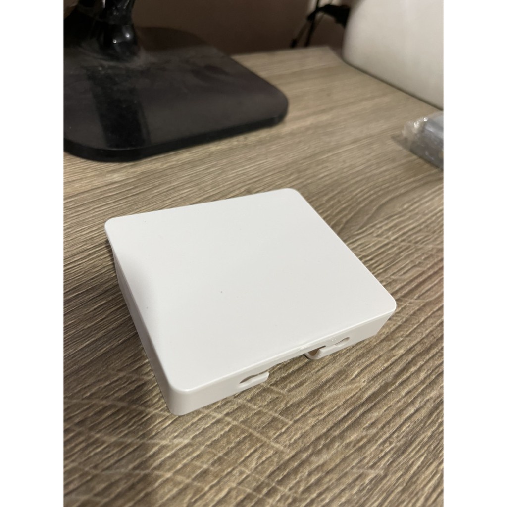 Kệ Dán Tường Để Điện Thoại/ Điều Khiển k9 Thông Minh SD85 Shalla